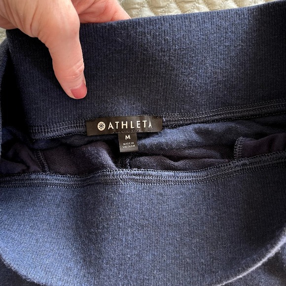 Athleta Breathe Shortie Short Navy Blue Size Medium Sheer Mesh Cutout Athletic - Picture 14 of 15